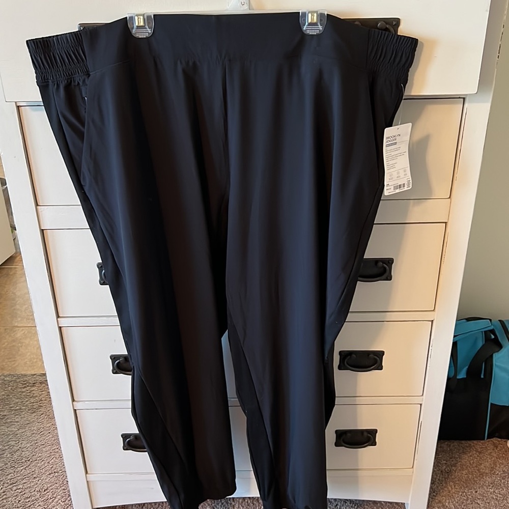 Athleta Brooklyn Jogger Black NWT size 26W